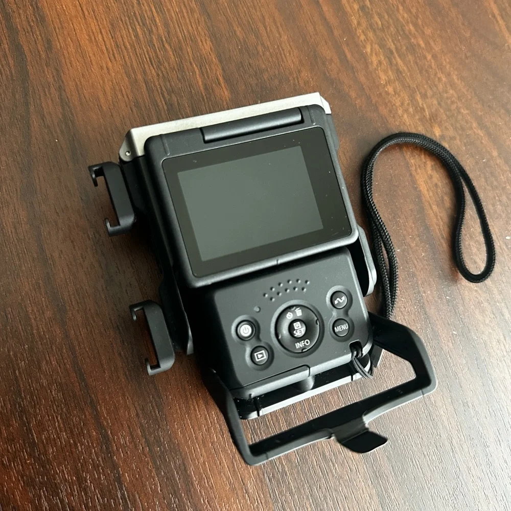 Canon PowerShot V10 Bundle
